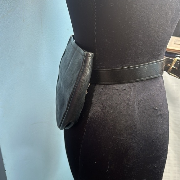 Vintage Kerr's Natl. Capital Gun Club Buckle Leather Belt and Pouch in black - Picture 3 of 10